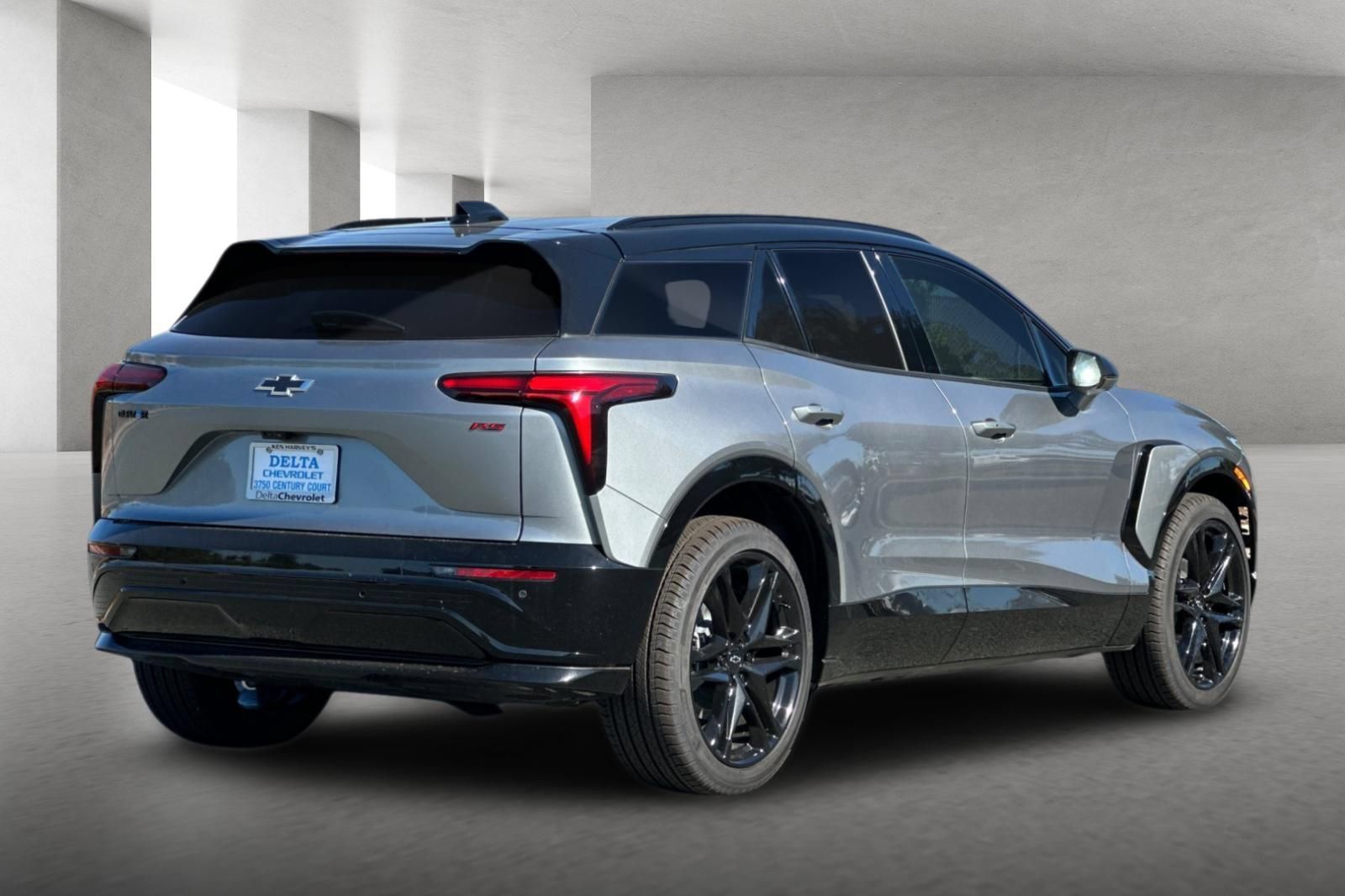 New 2026 Chevrolet Blazer EV RS w/ LPO, Blackout Package FWD image 4