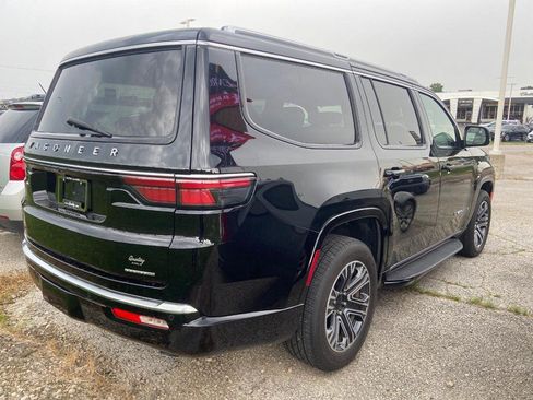 Used 2024 Jeep Wagoneer Series II w/ Flexible Seating Group RWD image 6