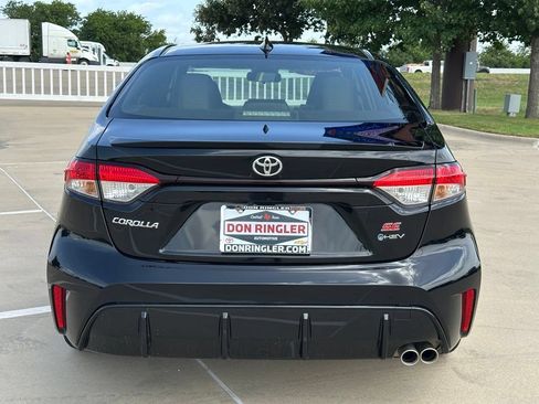 Used 2026 Toyota Corolla SE w/ SE Premium Package FWD image 4