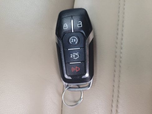 Used 2016 Ford Edge SEL w/ Equipment Group 201A FWD image 32