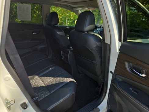 Certified 2024 Nissan Murano Platinum w/ Cargo Package image 30