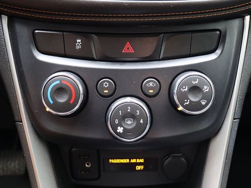 Used 2018 Chevrolet Trax LS w/ LPO, Cargo Package FWD image 45