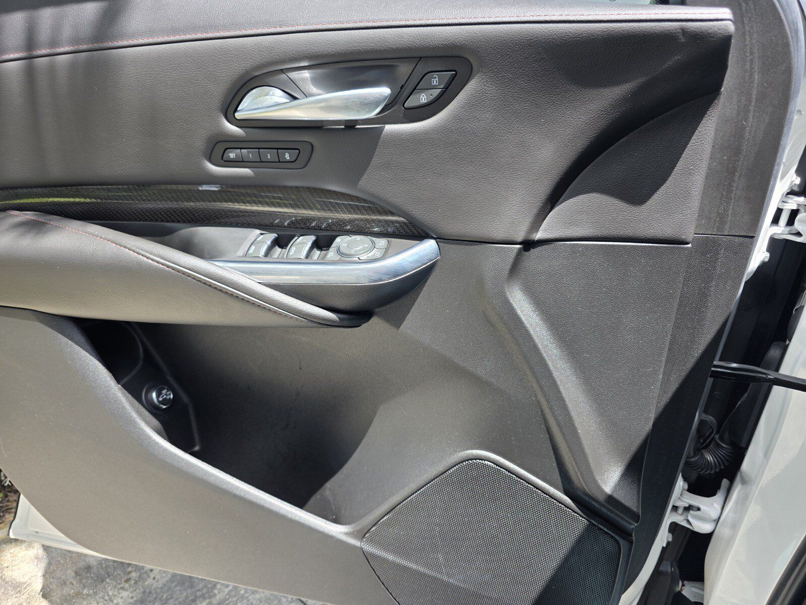 Used 2022 Cadillac XT4 Sport w/ LPO, ONYX Package FWD image 25