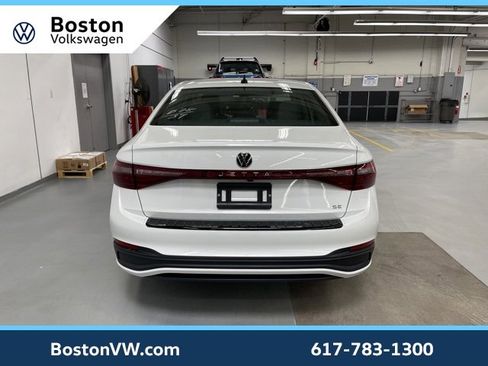 New 2026 Volkswagen Jetta SE image 3
