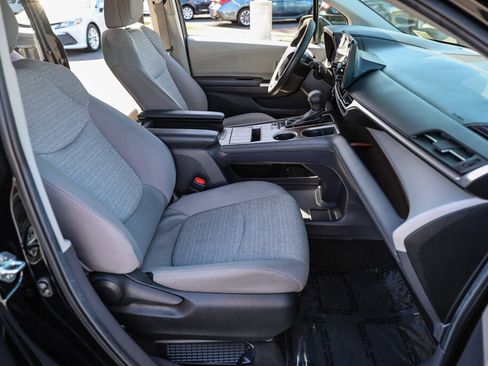 Certified 2024 Toyota Sienna LE image 7
