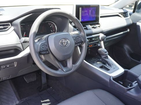 Used 2025 Toyota RAV4 XLE FWD image 12
