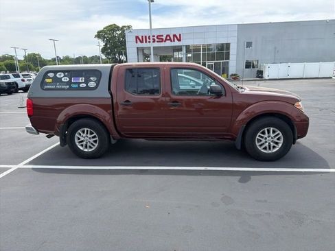 Used 2016 Nissan Frontier SV w/ SV Value Truck Package RWD image 5