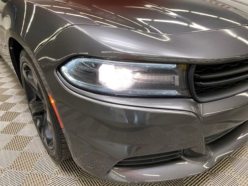 Used 2017 Dodge Charger R/T image 3