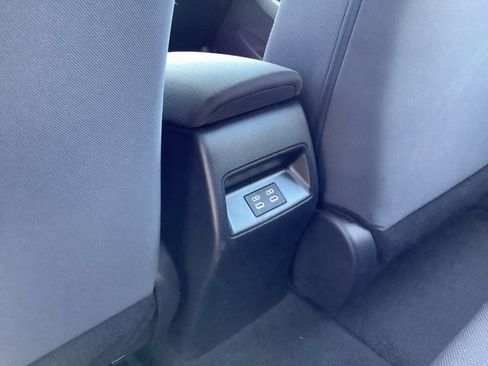 Used 2023 Toyota Corolla LE image 26