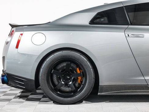 Used 2015 Nissan GT-R Black Edition AWD/4WD image 2