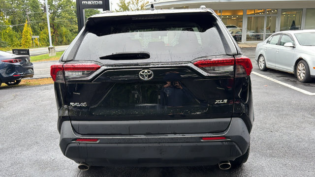 Used 2022 Toyota RAV4 XLE Premium FWD image 6