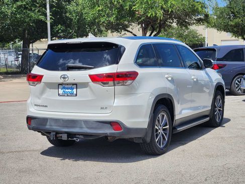 Used 2019 Toyota Highlander XLE FWD image 6
