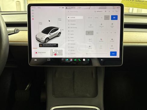 Used 2022 Tesla Model Y Long Range AWD/4WD image 16