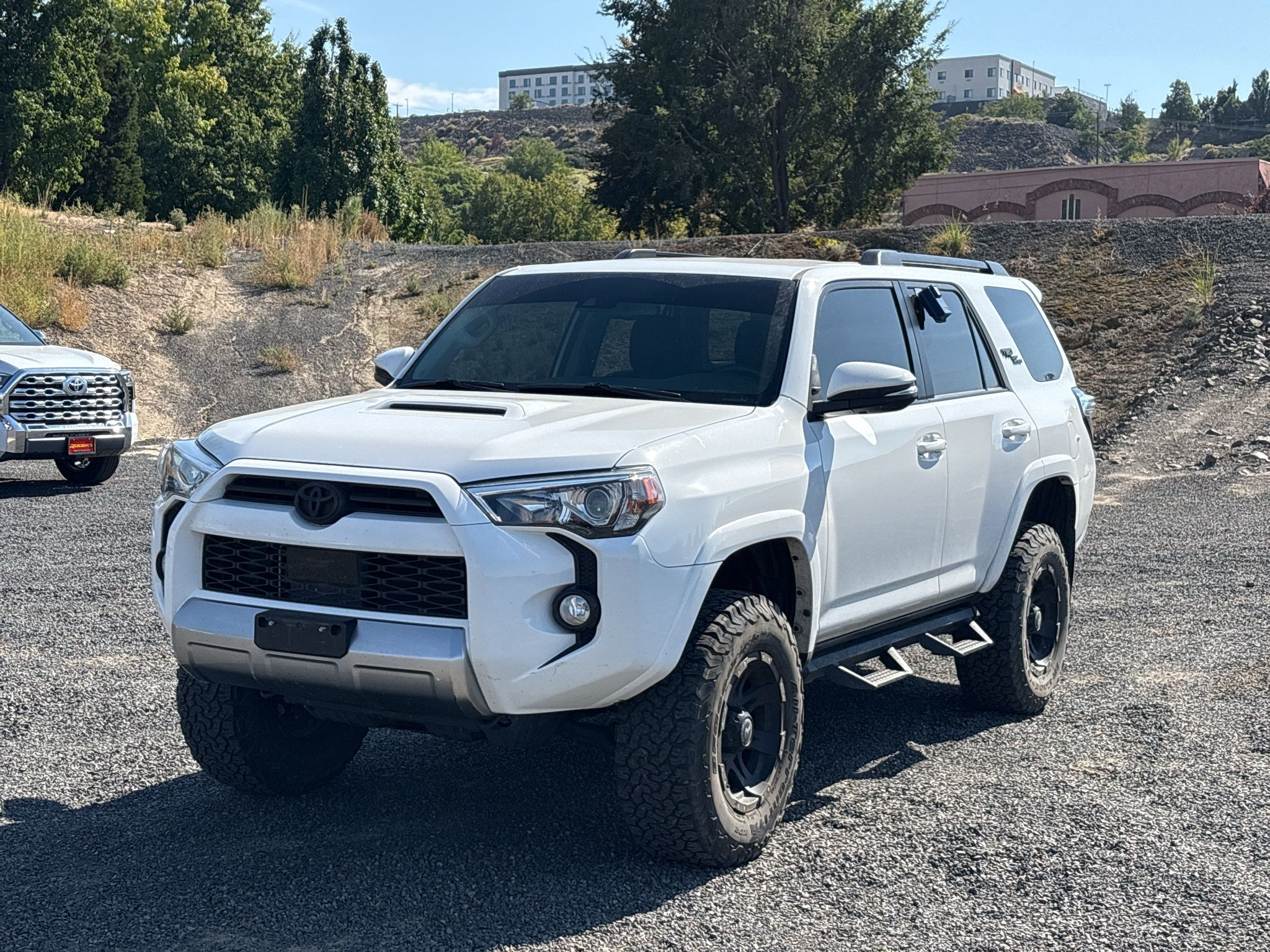 Used 2020 Toyota 4Runner TRD Off-Road Premium AWD/4WD image 7