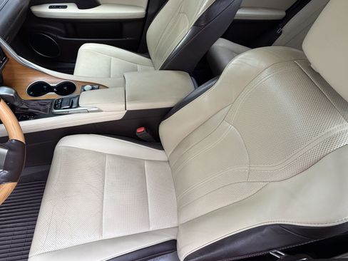 Used 2019 Lexus RX 350 AWD w/ Navigation Package image 16