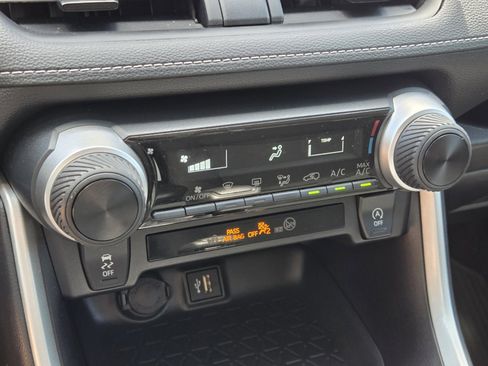 Certified 2025 Toyota RAV4 LE image 14