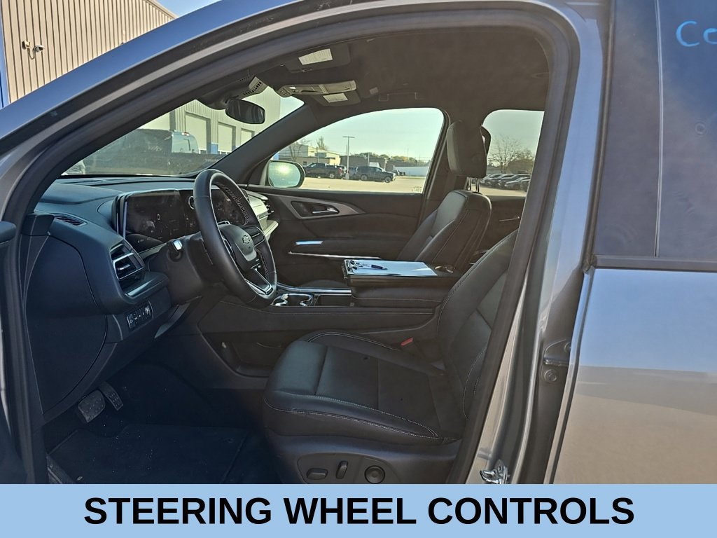 Used 2026 Chevrolet Traverse LT AWD/4WD image 13