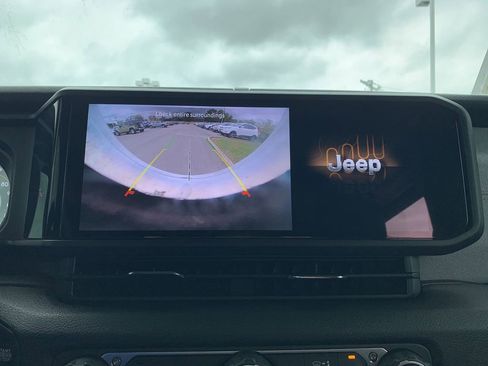 Used 2025 Jeep Wrangler Sport image 22