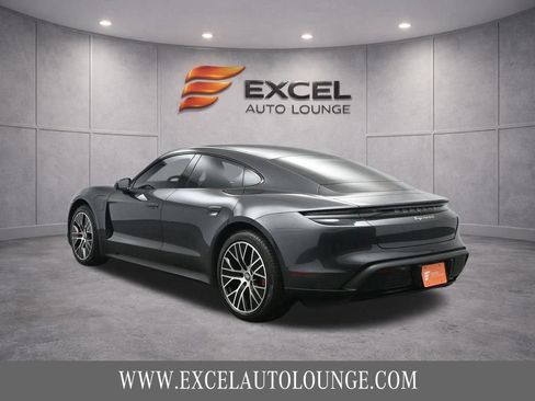 Used 2022 Porsche Taycan 4S image 4