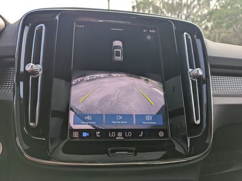Certified 2023 Volvo XC40 B5 Plus w/ Climate Package AWD/4WD image 29