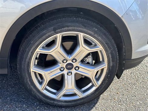 Used 2017 Ford Escape Titanium image 5