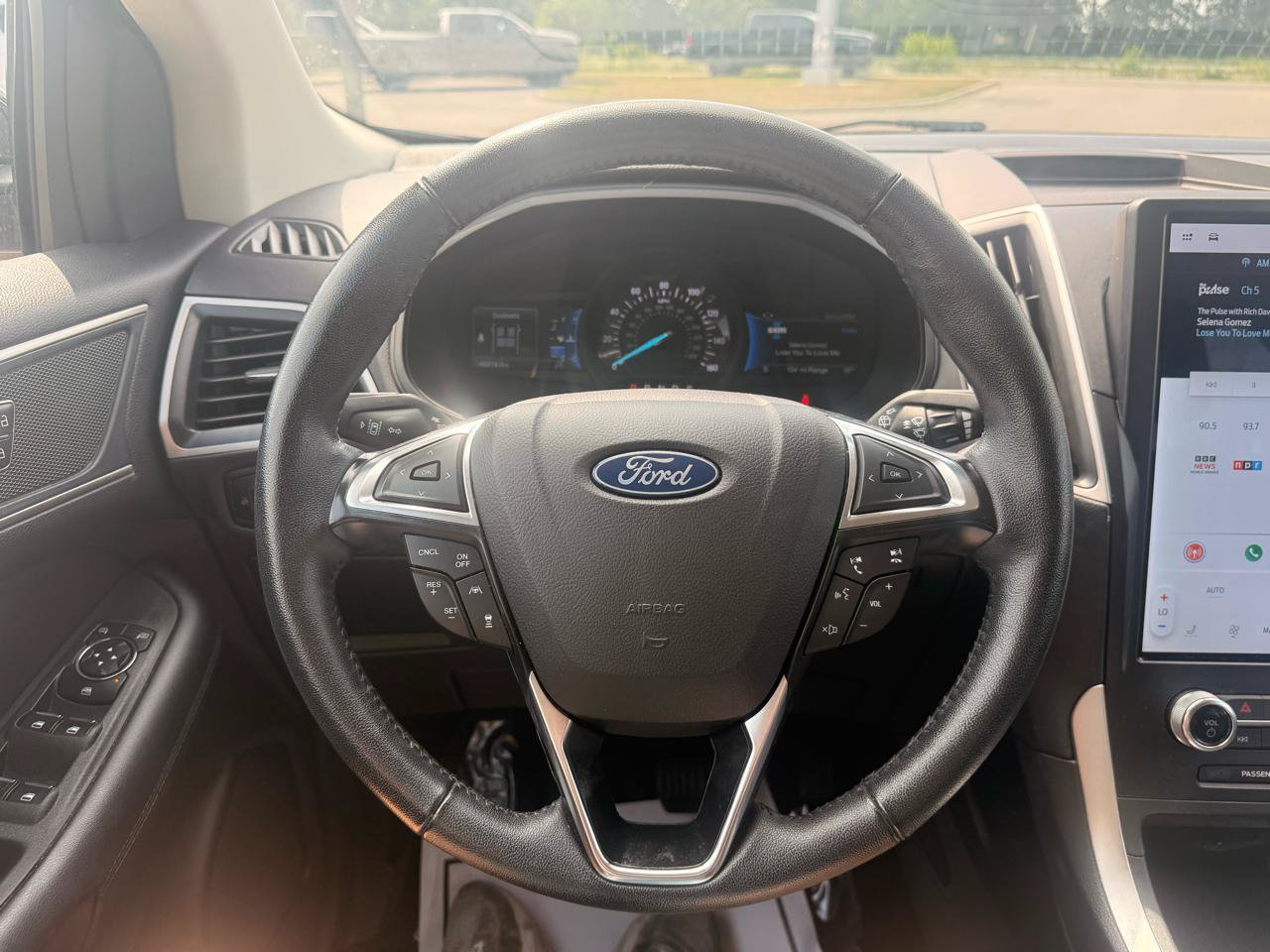 Used 2024 Ford Edge SEL AWD/4WD image 14