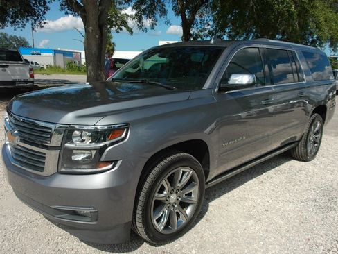 Used 2018 Chevrolet Suburban Premier RWD image 1