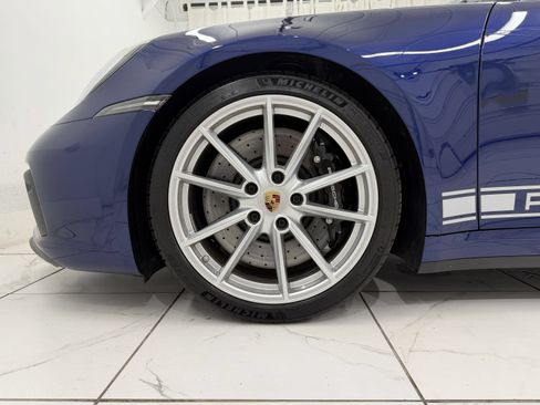 Used 2024 Porsche 911 Carrera GTS RWD image 16