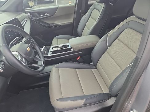 Used 2025 Chevrolet Equinox LT w/ Convenience Package II FWD image 17