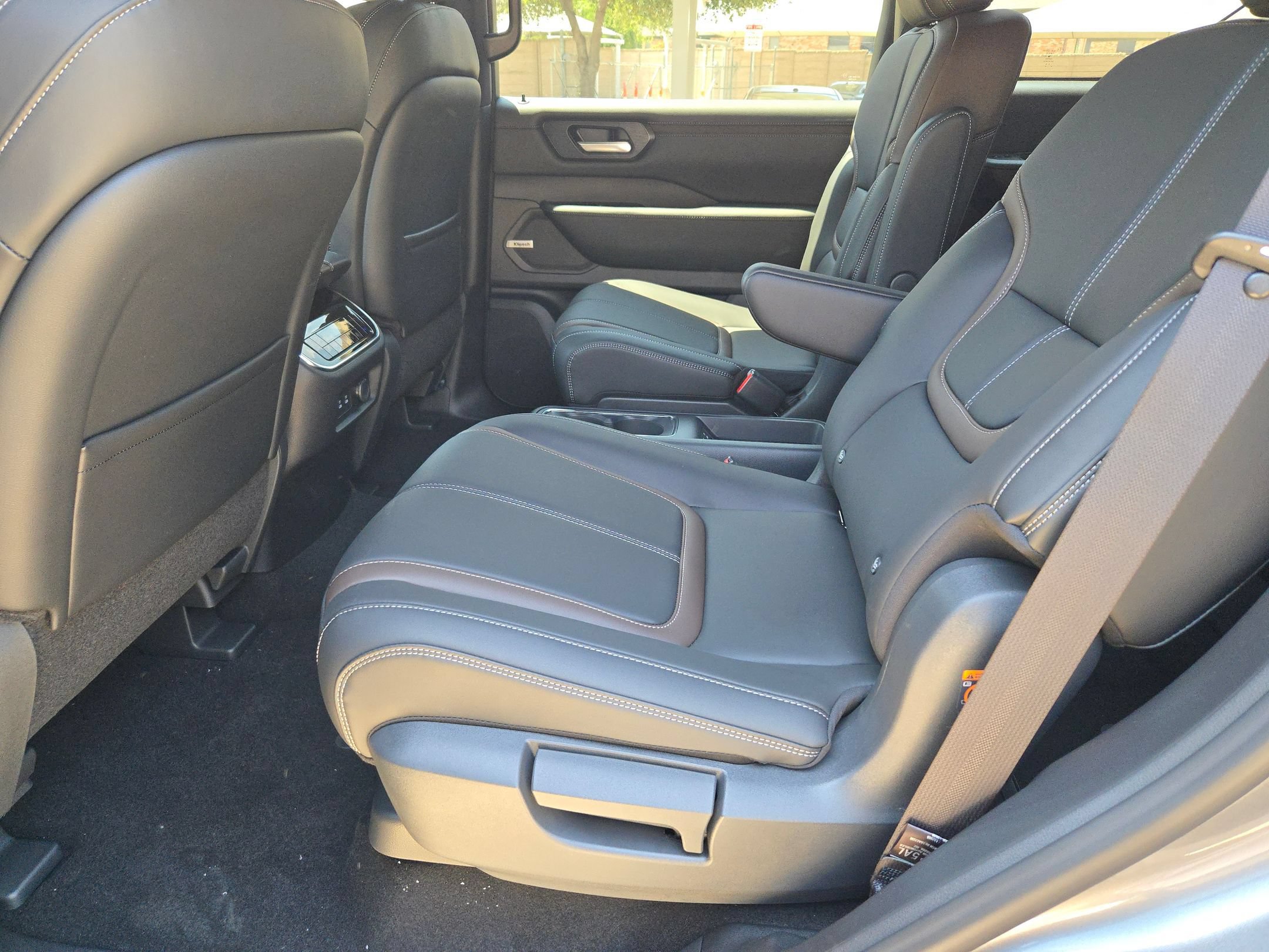 New 2026 Nissan Armada SL w/ Captain's Chari Seat Package AWD/4WD image 12