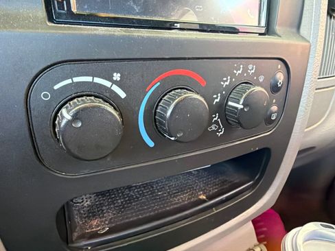 Used 2005 Dodge Ram 1500 Truck SLT RWD image 10