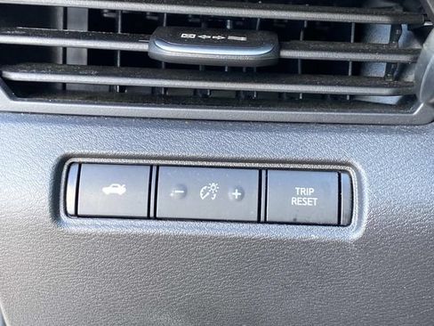 Used 2024 Nissan Altima 2.5 SV FWD image 20