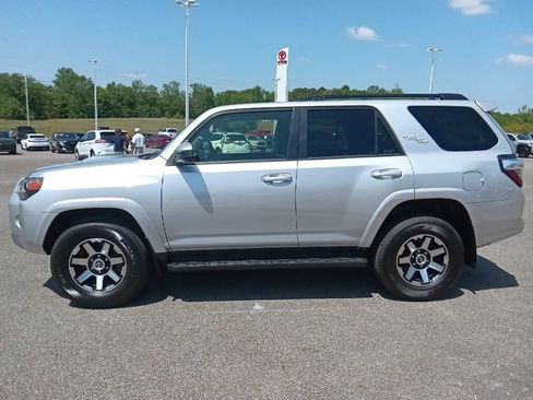 Used 2024 Toyota 4Runner TRD Off-Road AWD/4WD image 6