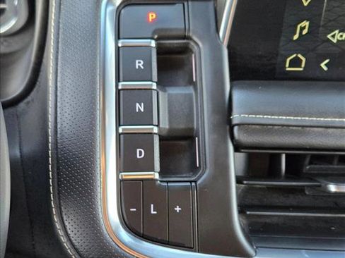 Used 2024 GMC Yukon SLT image 13