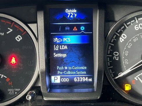 Used 2021 Toyota Tacoma TRD Off-Road w/ Technology Package AWD/4WD image 21