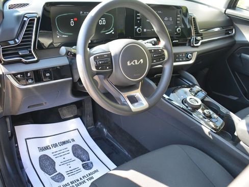 Used 2023 Kia Sportage LX AWD/4WD image 10