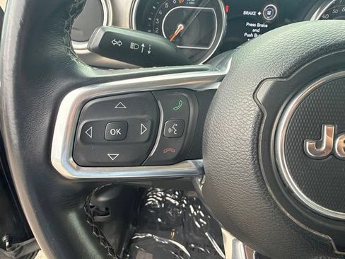 Used 2018 Jeep Wrangler Unlimited Sahara AWD/4WD image 17