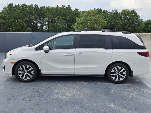 Used 2025 Honda Odyssey EX-L image 2