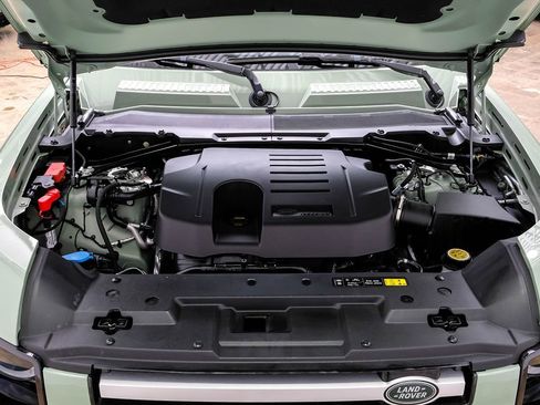 Used 2023 Land Rover Defender 110 75th Limited Edition image 37