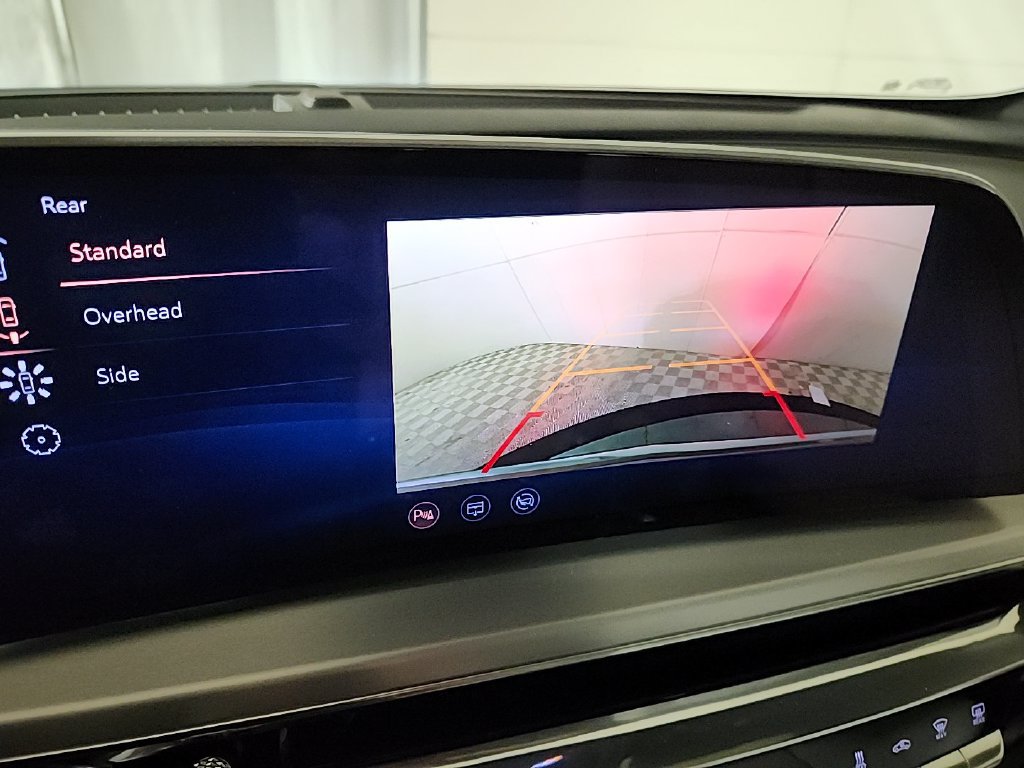 Used 2024 Cadillac Lyriq Luxury RWD image 16