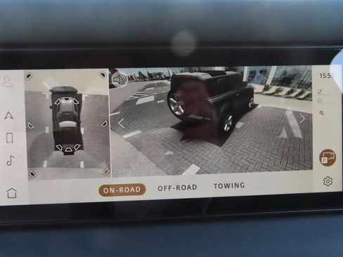 Used 2023 Land Rover Defender 90 S image 32