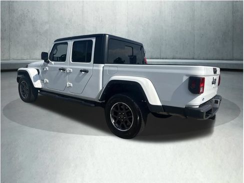 Used 2023 Jeep Gladiator Overland AWD/4WD image 11
