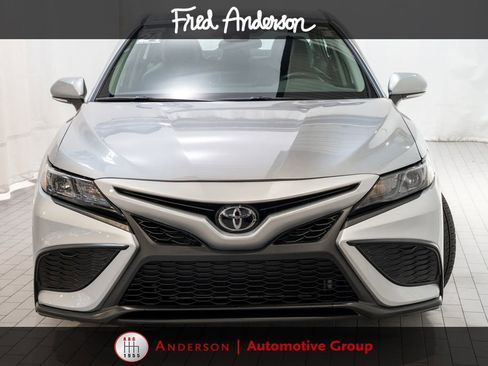 Used 2024 Toyota Camry SE FWD image 2