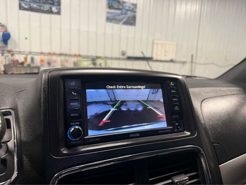 Used 2017 Dodge Grand Caravan GT image 20