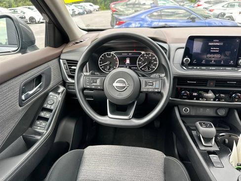 Used 2023 Nissan Rogue SV AWD/4WD image 13