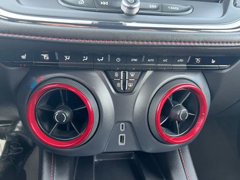 Used 2025 Chevrolet Blazer RS image 38