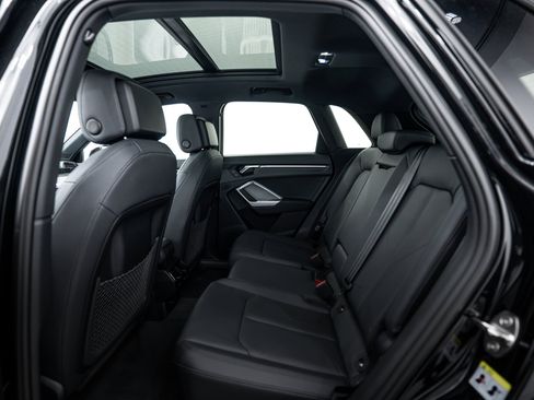 New 2025 Audi Q3 2.0T Premium image 17