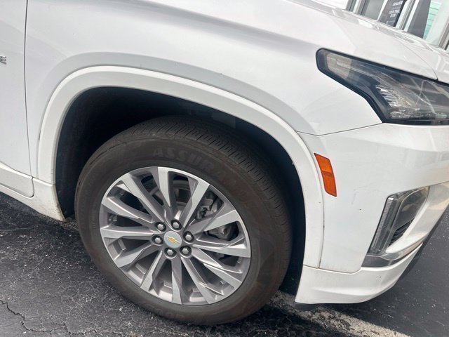 Used 2023 Chevrolet Traverse Premier FWD image 7
