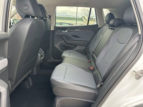 New 2026 Volkswagen Tiguan SE image 23