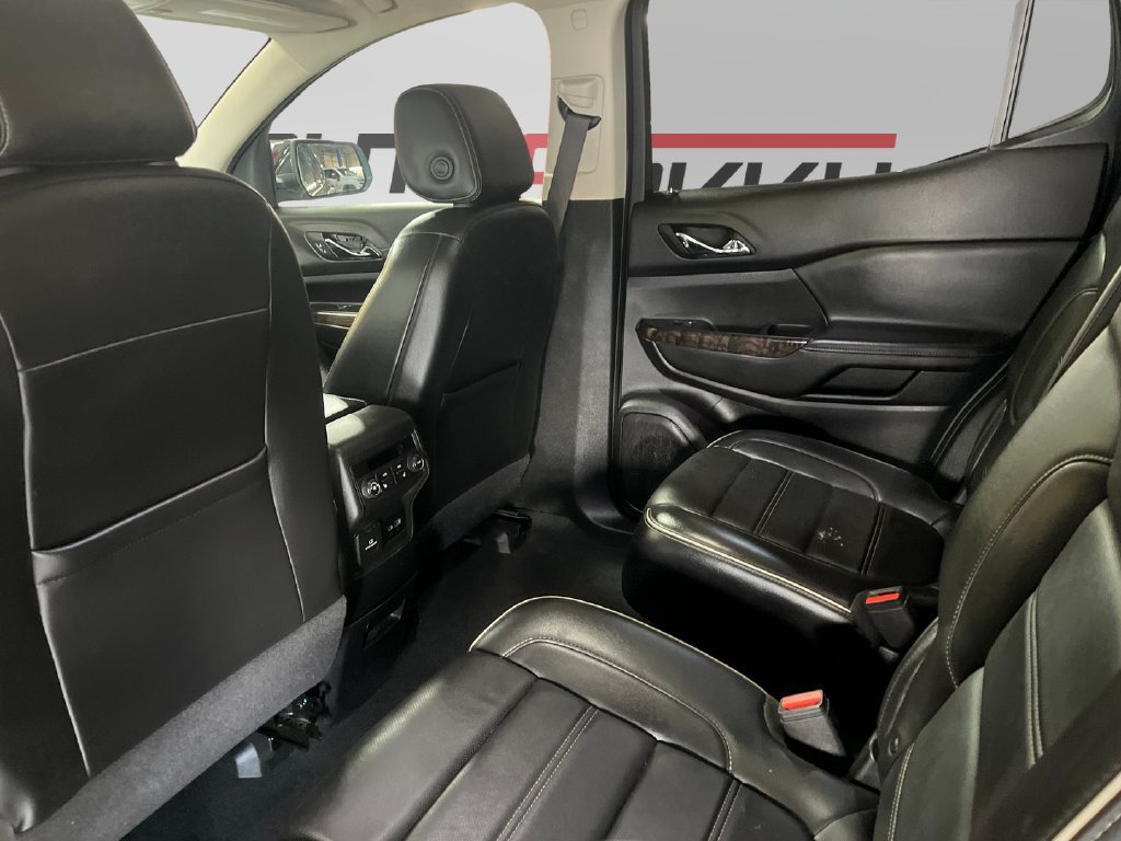 Used 2023 GMC Acadia Denali w/ Black Diamond Edition AWD/4WD image 17